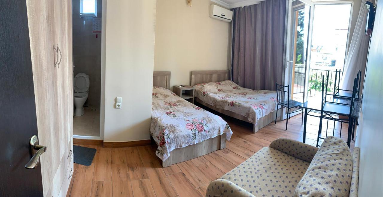 Tamari Hotel Ureki Bagian luar foto